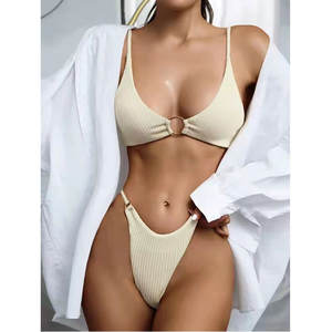 En el verano de 2025, el <span class=keywords><strong>Bikini</strong></span> <span class=keywords><strong>Triangular</strong></span> Sexy de dos piezas más vendido con decoración de anillo de Metal en Europa y América - Product Image 2