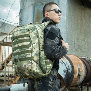 Sac à dos tactique AYPPRO 45L, imperméable 900D, sac d'assaut 3 jours avec port d'hydratation, faible MOQ, logo personnalisé, sac à dos utilitaire d'extérieur - Product Image 4