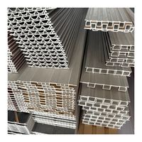 Panneaux muraux en PVC WPC à grain de bois pour la décoration, panneaux muraux cannelés en composite bois-plastique WPC