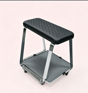Tabouret de manucure blanc avec pieds en métal, chaise roulante pour salon de beauté et studio de manucure - Product Image 5