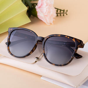 Nuevas gafas de sol polarizadas ultraligeras de montura grande a la moda para mujer, UV400, lentes TAC de metal TR, color negro - Product Image 2