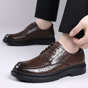 รองเท้าหนังผู้ชายสำหรับฤดูร้อน แบบเจาะรู ระบายอากาศได้ดี เหมาะสำหรับงานธุรกิจ งานแต่งงาน รองเท้าเจ้าบ่าว สีดำ สีน้ำตาล รองเท้าออกซ์ฟอร์ดใส่ได้ทุกฤดู - Product Image 4