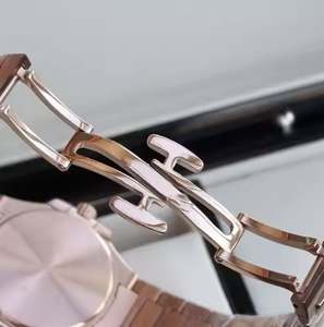 นาฬิกาแฟชั่นดีไซน์เนอร์ปี 2025 ตัวเรือนสแตนเลสสตีล หน้าปัดโรสโกลด์ พร้อมปฏิทิน นาฬิกาควอตซ์ผู้หญิงสีโรสโกลด์ - Product Image 6