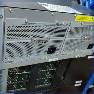 NOUVEAU Module d'alimentation Power J9829A HPE <span class=keywords><strong>Aruba</strong></span> Networking <span class=keywords><strong>5400R</strong></span> 1100W PoE+ <span class=keywords><strong>Zl2</strong></span> 10/100/1000Mbps 8 ports - Product Image 4