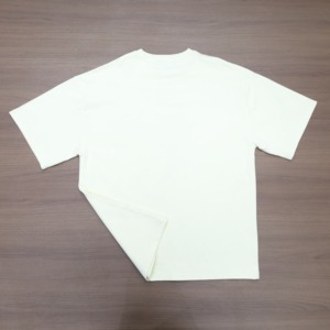 Camiseta de Manga Corta Oversize Color Crema para Hombre con Estampado de Letras Personalizado, Cuello Redondo, Estilo Casual, Ajuste de Jersey de Algodón - Product Image 3