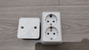 Presa a Muro Schuko Moderna Stile Europeo Premium, Certificata CE per Germania, Francia, Spagna, in Materiale ABS Bianco - Product Image 5