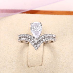 Anello a corona creativo a forma di pera per donna, gioielli alla moda scintillanti - Product Image 6