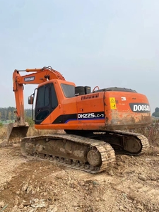 Excavadora de cadenas usada Doosan DH225LC-7 DX225 de alta calidad con motor Sany, 22 toneladas, 115KW de potencia, lista para minería y construcción. - Product Image 3