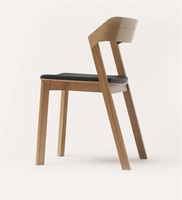 Chaise de salle à manger en bois massif de chêne nordique avec revêtement en cuir, design minimaliste, dossier bas et accoudoirs courts, chaise de bureau en forme de Z