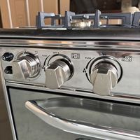 Kompor Gas Oven 5 Tungku Berkualitas Tinggi, Kompor 5 Tungku dengan Meja Dapur, Kompor 5 Tungku Komersial untuk Rumah