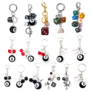 Nhà Sản Xuất Của Hình Đặc Biệt 8-Cổ Điển Màu Đen Kim Loại <span class=keywords><strong>Keychain</strong></span> Hợp Thời Trang Cổ Điển Mặt Dây Chuyền Keyring Túi Treo Thời Trang - Product Image 1