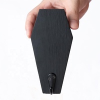Colgador de puerta de montaje en pared rústico pequeño de 2 piezas, llavero de ataúd artesanal de madera negra, incluye gancho, taza de ataúd personalizada/gancho de pared para estante de llaves