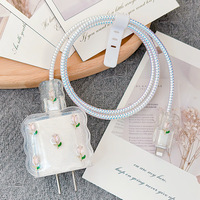 Personnaliser Transparent Cute 3D Flower Heart Wave USB Cable Protector Cover pour iPhone 18W/20W Chargeur