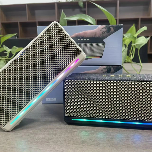 M305 Portable Outdoor BT Wireless Mini Speaker Handheld Heavy Bass TF Card Slot Subwoofer Loudspeaker for Outdoor Camping