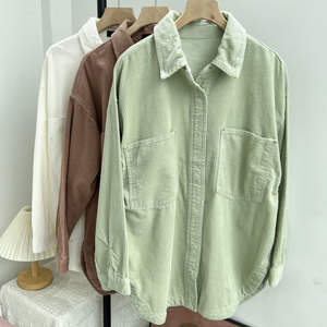 Blusas de pana personalizadas OEM para mujer, camisas de gran tamaño con <span class=keywords><strong>cuello</strong></span> vuelto de manga larga verde, blusas informales con botones para Otoño e Invierno - Product Image 3