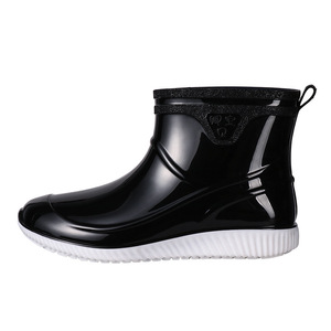 Stivali da pioggia da uomo alla moda scarpe da lavoro da cuoco impermeabili a tubo corto nuove scarpe da acqua in gomma antiscivolo a prova di pioggia - Product Image 1