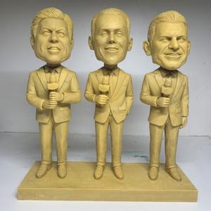 Exquis dynamique vibrant mignon personnage hôte personnalisé Bobble Head joyeux figurines en résine Unique drôle articles décoratifs de bureau - Product Image 3