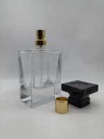 Offre Spéciale vide de luxe 30ml 50ml 100ml FEA pompe claire avec acrylique personnaliser bouchon parfum borosilicate bouteille en verre diffuseur de roseau