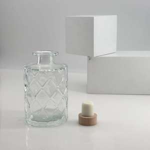 Vases en verre transparent pour centres <span class=keywords><strong>de</strong></span> <span class=keywords><strong>table</strong></span>, vase à fleurs unique en verre, vase miniature vintage sculpté créatif pour <span class=keywords><strong>table</strong></span> - Product Image 4