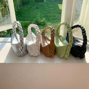 กระเป๋าถือหนัง PU คุณภาพสูง ดีไซน์ปี 2026 พร้อมหูหิ้วแบบเกลียว สายโซ่สะพายไหล่สำหรับผู้หญิง - Product Image 3