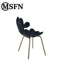 Fauteuil d'appoint moderne et ludique en forme de feuille de cactus, revêtement en polyuréthane souple, pieds en métal doré, pour salons, chambres, hôtels, extérieur