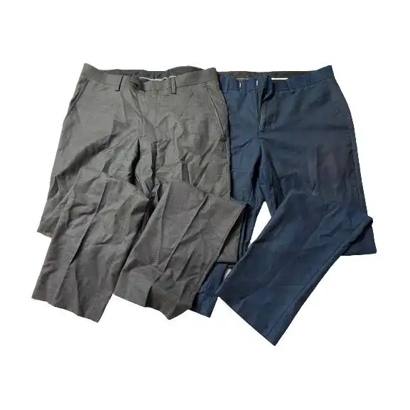 Colección de alta demanda de pantalones cortos para hombre usados de tamaño mixto que ofrecen una gama de tamaños para adaptarse a diferentes tipos de cuerpo