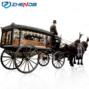 Carruaje Fúnebre Vintage Negro y Dorado con Cubierta de Vidrio / Carruaje para Ataúd Tirado por Caballos, Transporte Especial - Product Image 4