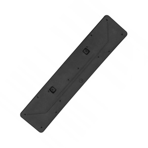 Cadre de plaque d'immatriculation Mercedes-Benz GLK-Class W204, distance entre les trous de 177 mm, type suspendu en plastique, pour modèles 2010-2015 - Product Image 1