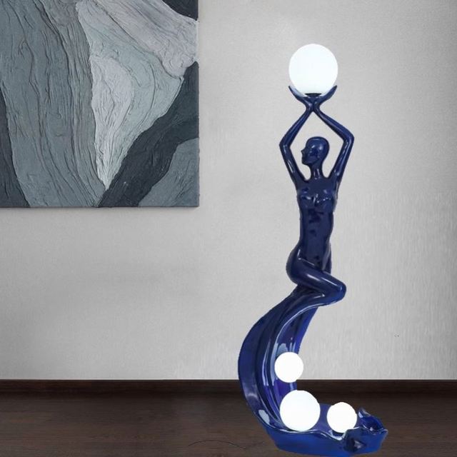 Modern White Large Art Humanoid Floor Lamp for Living Room Hotel Lobby Villa Creative New LED Decoration with Iron Body