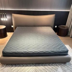 Cama King Size Tapizada de Estilo Italiano Minimalista con Almacenamiento para Recámara Principal, Diseño Moderno y Lujoso - Product Image 3