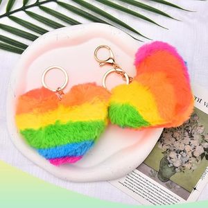 Porte-clés pompon en fausse fourrure de lapin de 8 cm, doux et mignon, en forme de cœur, pour sac à dos, idéal pour la Saint-Valentin, un anniversaire ou un mariage - Product Image 6
