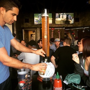 2,5L Bier-<span class=keywords><strong>Tower</strong></span> Getränkespender mit Transparentem Eisrohr und Basis, Fußball-Getränkespender für Bars - Product Image 3