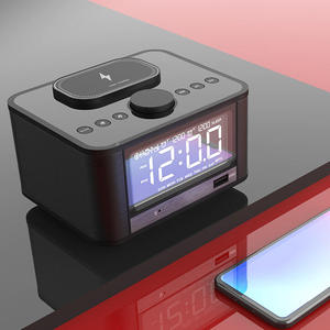 Reloj Despertador de Alta Gama Negro Personalizado con Altavoz Bluetooth, Pantalla LCD, Carga Inalámbrica, Puerto USB y Radio FM para Dormitorio - Product Image 4