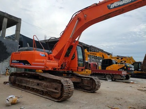 Excavadora Usada DOOSAN DH300LC-9, Modelo 2022, 30 Toneladas, Bomba Kawasaki, Cucharón de 1.6m, Caja de Cambios PLC, Hidráulica - Product Image 3