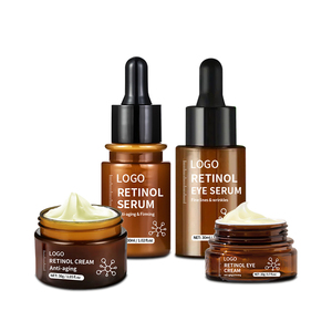 Ensemble de soins de la peau éclaircissant à la vitamine A, à l'acide hyaluronique et aux herbes, en marque propre OEM/ODM - Product Image 1