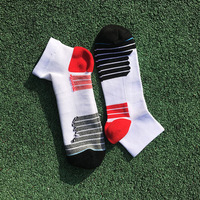 Chaussettes de sport unisexes professionnelles respirantes avec soutien de la voûte plantaire pour la course, la gym, le basketball et l'entraînement