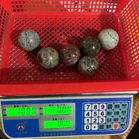 Pierres de guérison en gros boules de cristal beau rubis poli en sphère de kyanite pour la décoration