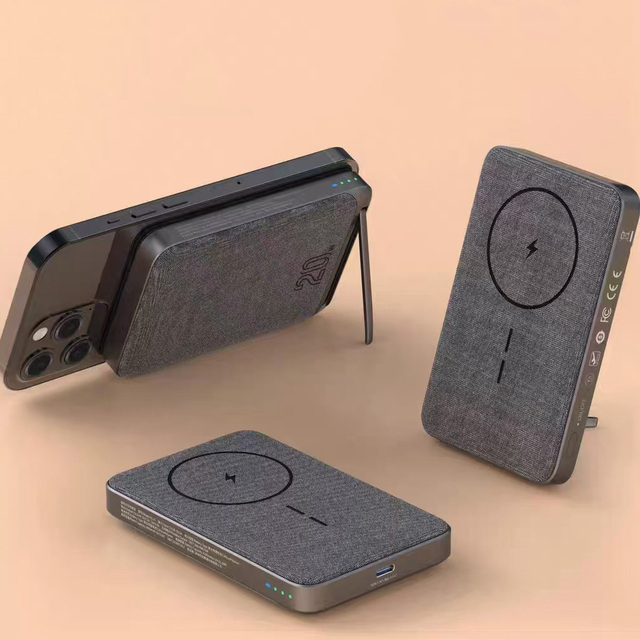 OEM Customization High Quality Wireless Charging Power Bank Large Capacity Folding Stand Magnetic Power Bank