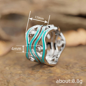 Anello da Donna Stile Punk con Linee Ondulate, Elegante Ornamento Unico per la Mano da Indossare Ogni Giorno - Product Image 3