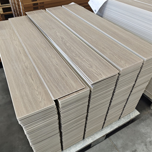 Revêtement de sol en vinyle SPC de luxe 100 % imperméable de qualité supérieure avec installation par clic pour hôtels, écoles, appartements et villas - Product Image 1