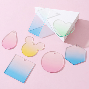 Llavero Acrílico Personalizado para Niños con Impresión UV Estilo Anime, Varios Estilos, Transparente, con Polvo Brillante y Decoración en Degradado - Product Image 1