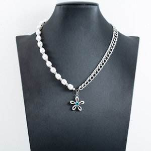 แฟชั่นสร้อยคอจี้มุกเทียมดีไซน์ดอกไม้โซ่เงินเครื่องประดับปาร์ตี้ - Product Image 4