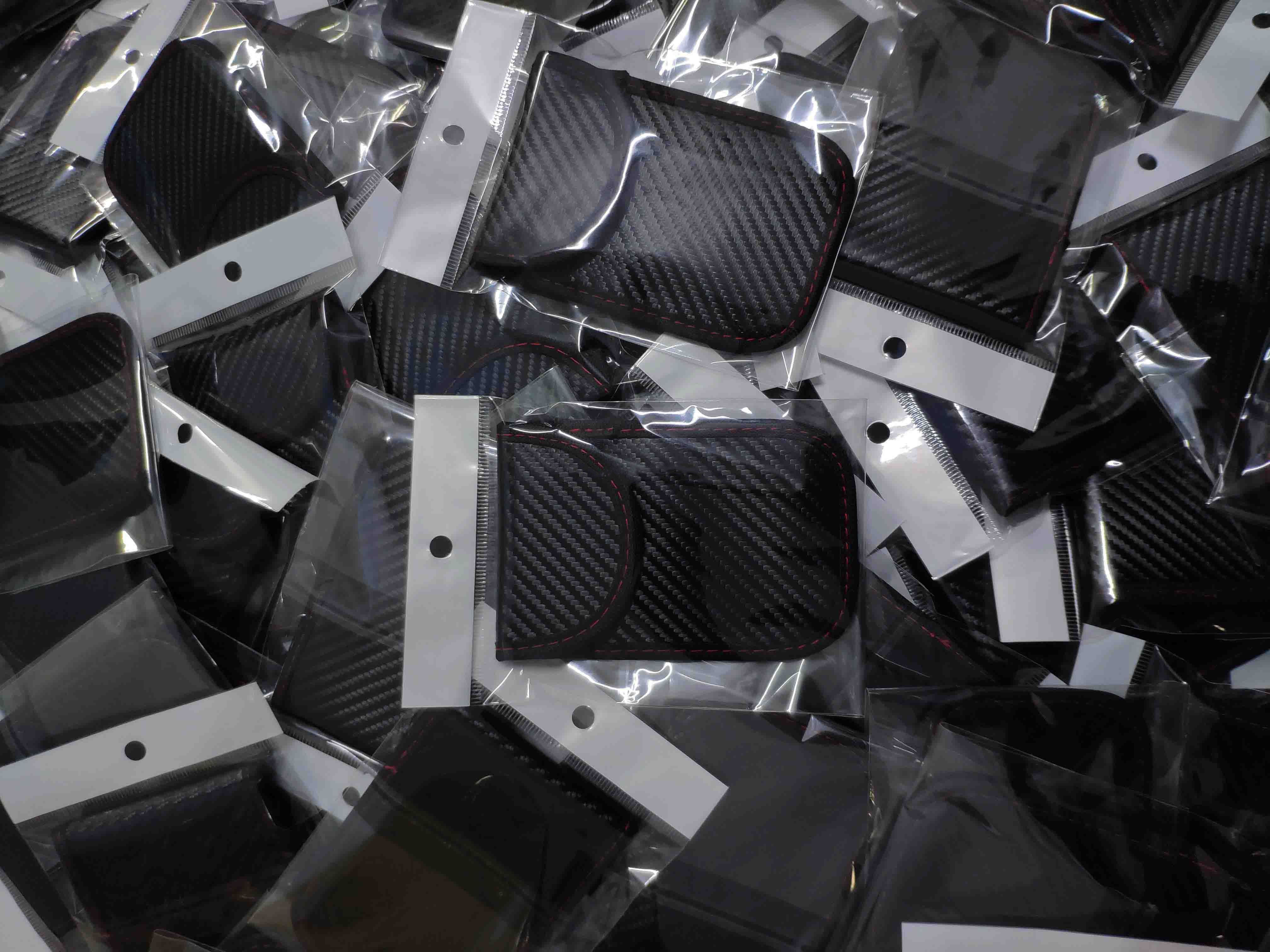 Luxury Black Carbon Fiber Faraday Car Key Bag - RFID Signal Blocker Pouch