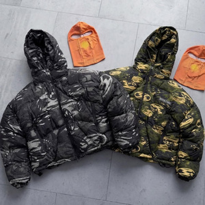 Chaqueta Impermeable de Camuflaje Extra Gruesa con Estampado Digital Completo, Corte Holgado, Hombros Caídos y Cremallera Oculta, Estilo Urbano - Product Image 1