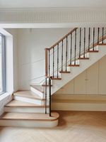 Nouvelle conception de garde-corps d'escalier en aluminium de luxe, art déco, escalier intérieur de villa, décoration de la maison