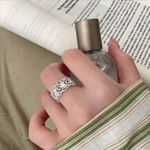 Anillo de plata de ley S925 con circonio verde floral vintage para mujer, diseño geométrico, regalo de joyería de lujo ligero - Product Image 3