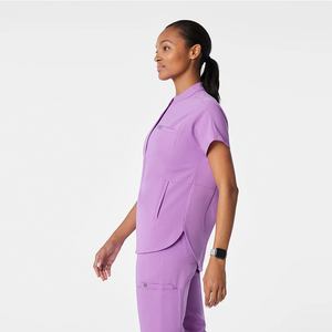 Completi Infermieristici da <span class=keywords><strong>Donna</strong></span>: Set <span class=keywords><strong>Divisa</strong></span> <span class=keywords><strong>Ospedaliera</strong></span> Medica Personalizzabile con Logo, Asciugatura Rapida e Dettagli Elastici Effetto Smerigliato - Product Image 2