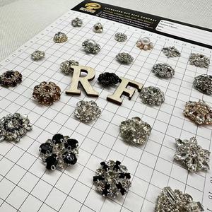 Bán Buôn Thời Trang Tùy Chỉnh Chân Hợp Kim Pha Lê Prong Nail Nút Cho Quần Áo Phụ Kiện - Product Image 3