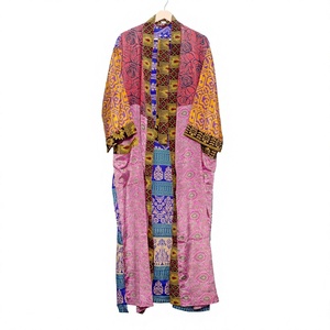 Kimono de satén de seda 100% hecho a mano, largo, con estampado floral vintage y patchwork, talla única, para dama de honor, ropa de dormir para mujer, el más vendido. - Product Image 1
