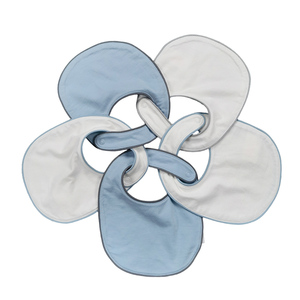 Baberos de punto ultrasuave personalizados con <span class=keywords><strong>cuello</strong></span> ajustable 0-6M Cierre de botón a presión Baberos de bebé OEM para marca de marca privada - Product Image 1